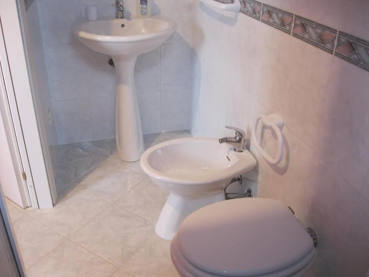 Helios Rooms Quartu SantʼElena Bed & Breakfast