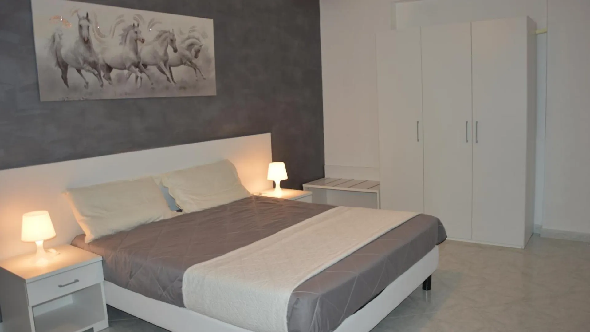 Helios Rooms Quartu SantʼElena